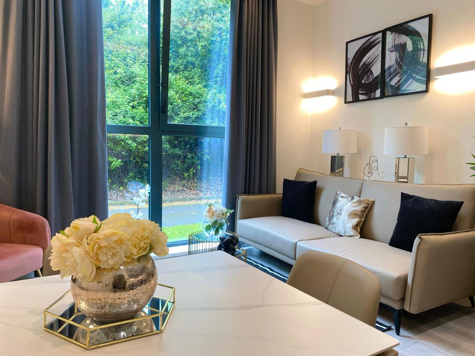 Newpointe Stunning 1-Bedroom Serviced Apartment Milton Keynes Luaran gambar